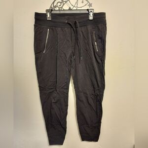 Athleta trekkie north joggers